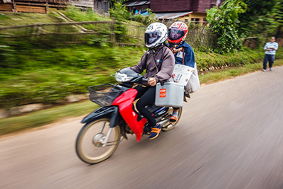lao_wiw2016_moving_motorcycle lao_wiw2016_moving_motorcycle