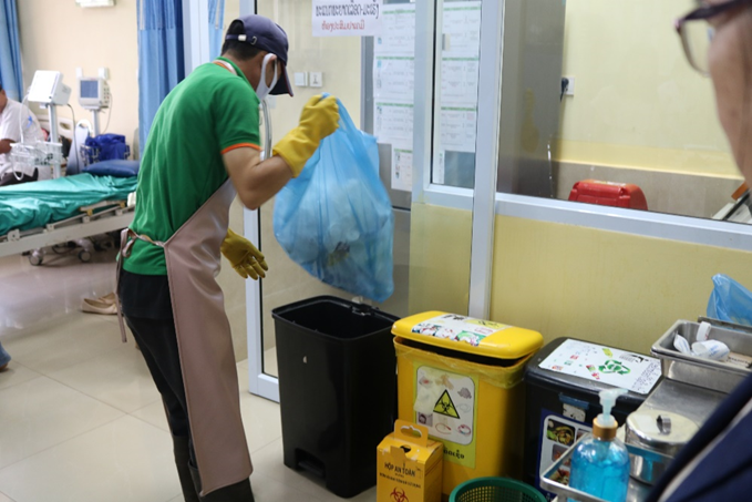 20201104-WASH-photo4-hospital-staff 20201104-WASH-photo4-hospital-staff