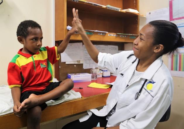 WPD_gafo_2 Gafo receives therapy from Dr Winnie Sadua at Angau Memorial General Hospital